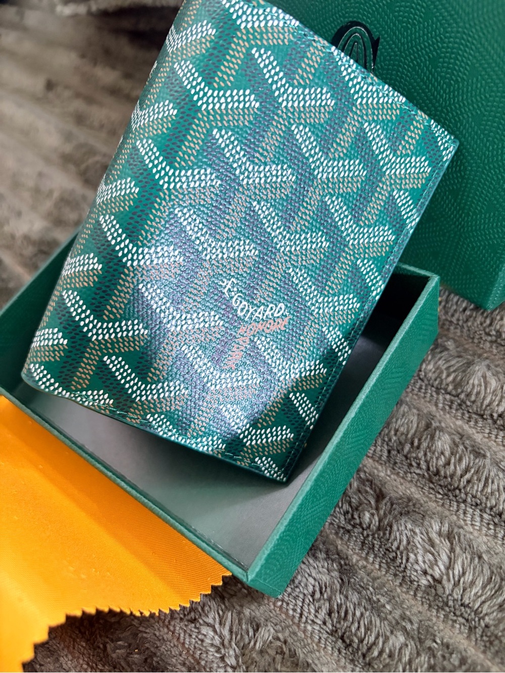 Goyard Teal Chevron Card Holder with Box - Picture 3 of 8